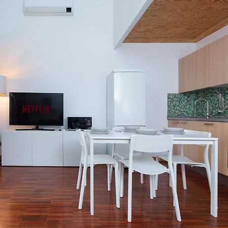 Апартаменты White And Brown Exclusive Loft With Terrace - Free Parking - M2 Station Милан Экстерьер фото
