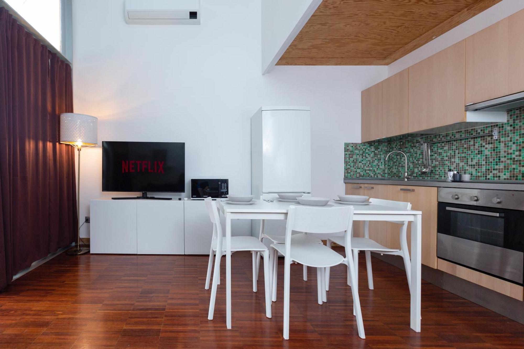 Апартаменты White And Brown Exclusive Loft With Terrace - Free Parking - M2 Station Милан Экстерьер фото