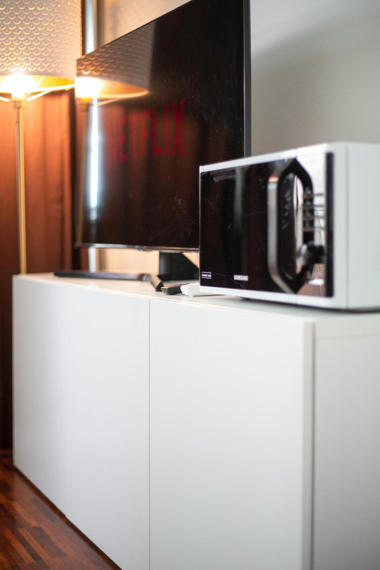 Апартаменты White And Brown Exclusive Loft With Terrace - Free Parking - M2 Station Милан Экстерьер фото