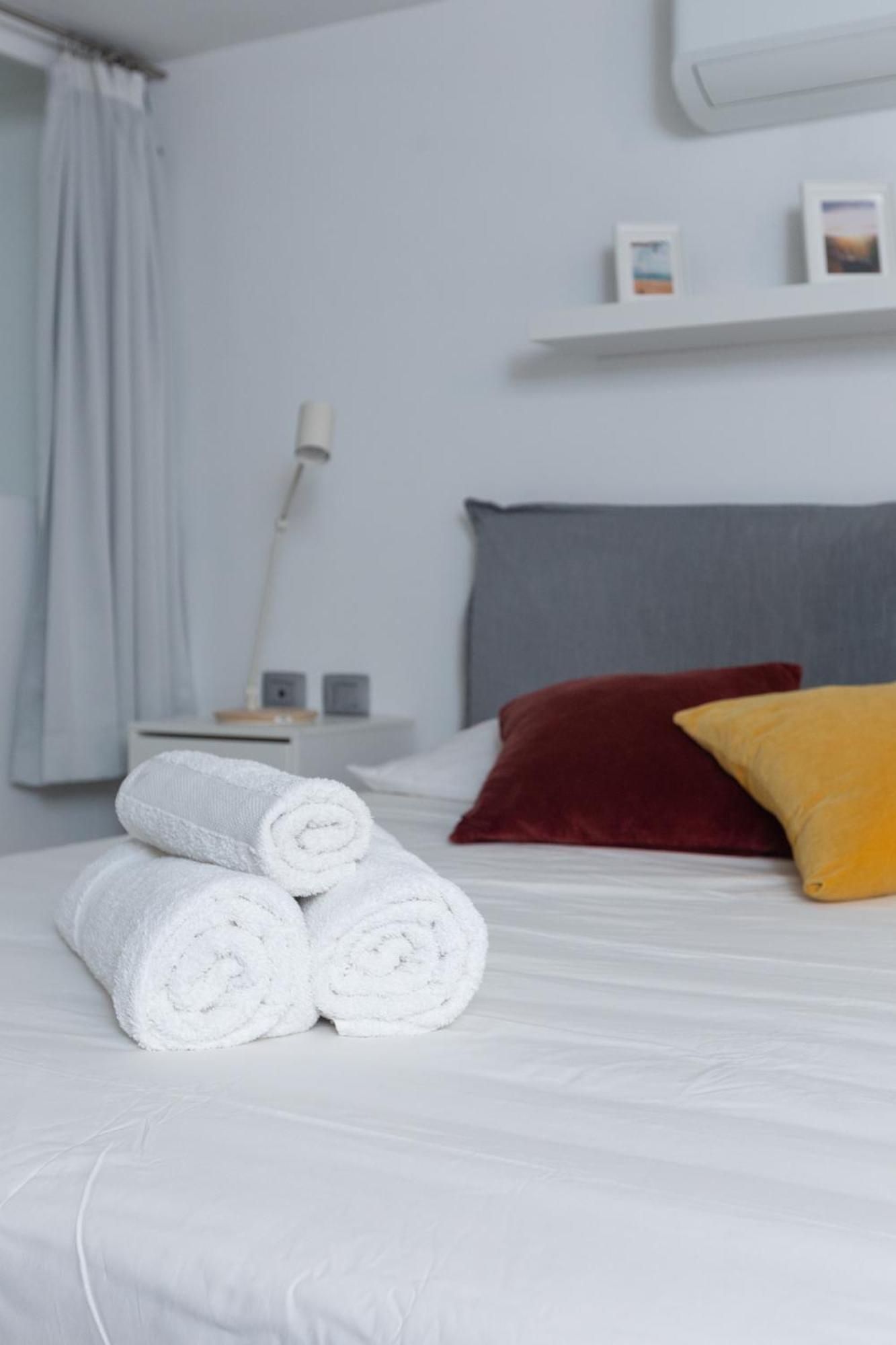 Апартаменты White And Brown Exclusive Loft With Terrace - Free Parking - M2 Station Милан Экстерьер фото