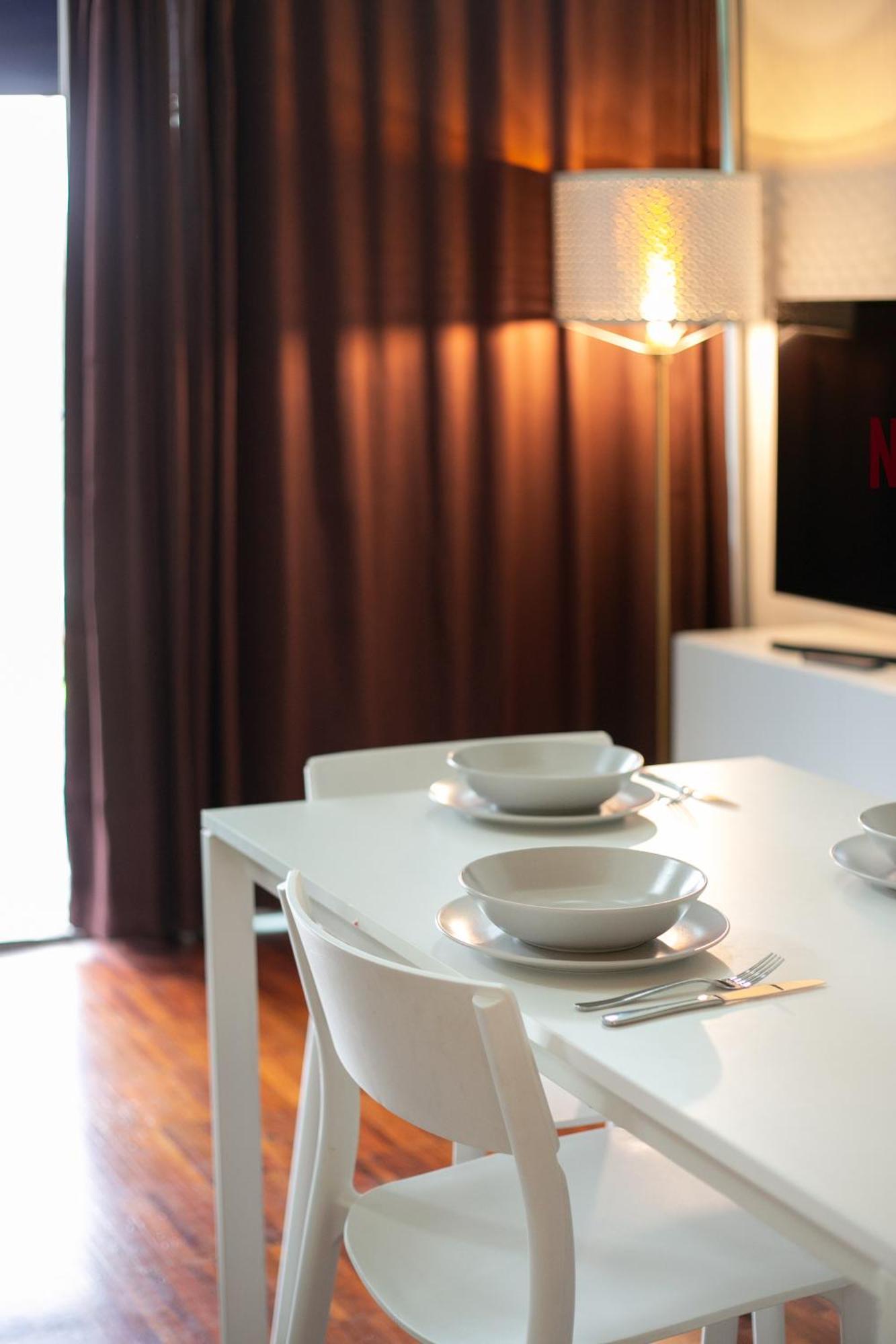 Апартаменты White And Brown Exclusive Loft With Terrace - Free Parking - M2 Station Милан Экстерьер фото