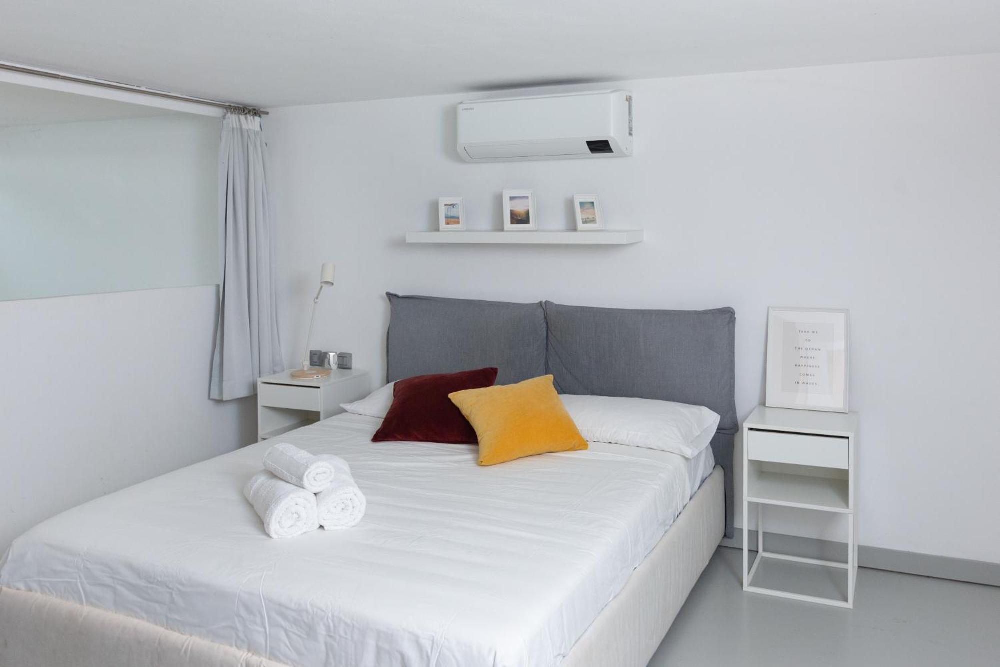 Апартаменты White And Brown Exclusive Loft With Terrace - Free Parking - M2 Station Милан Экстерьер фото
